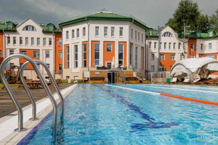 Открытый подогреваемый бассейн